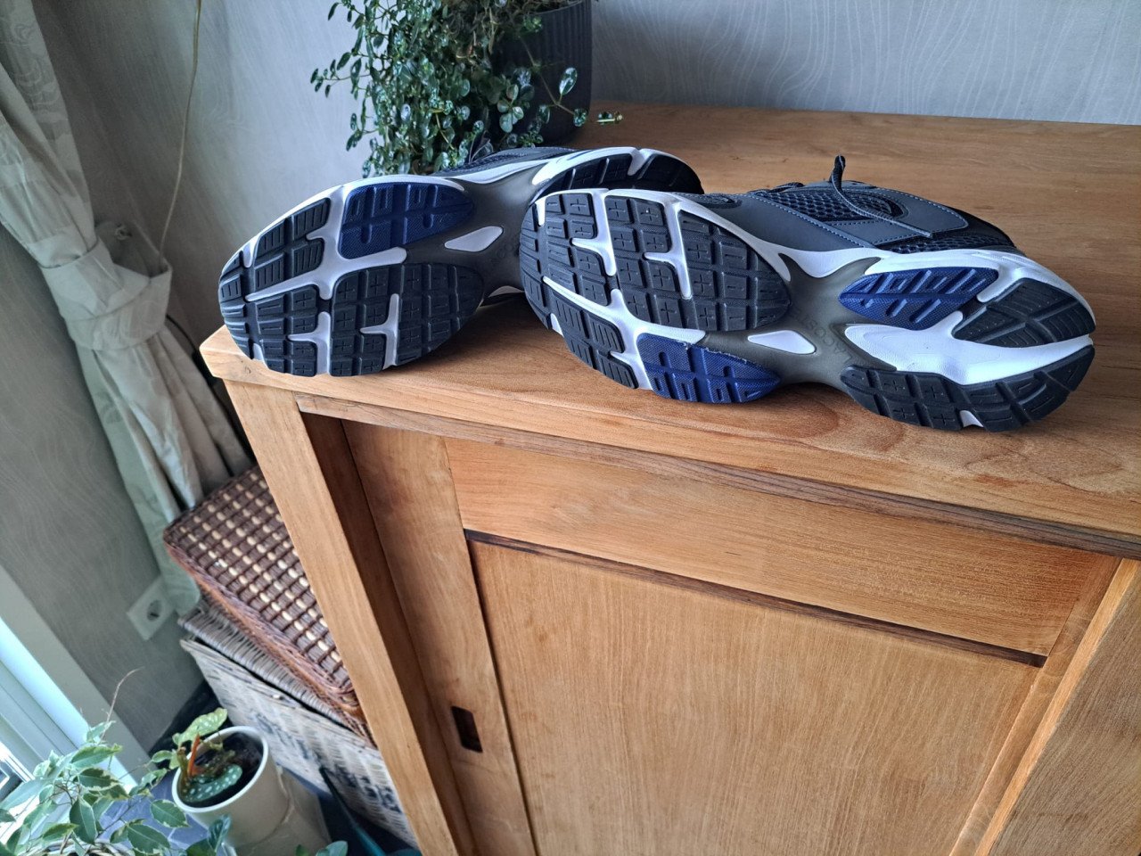 Lacoste maat 44 NIEUWE SPORTSCHOEN