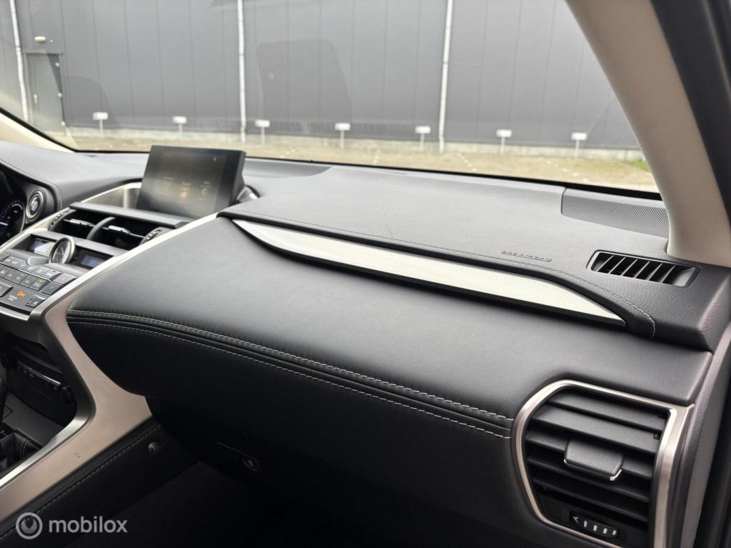 Lexus Nx 300h awd luxury line