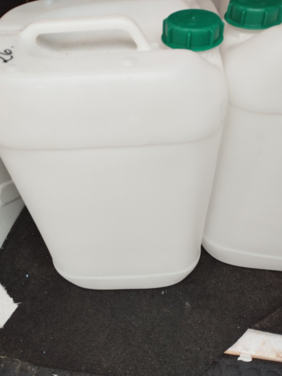 Jerrycans schoon
