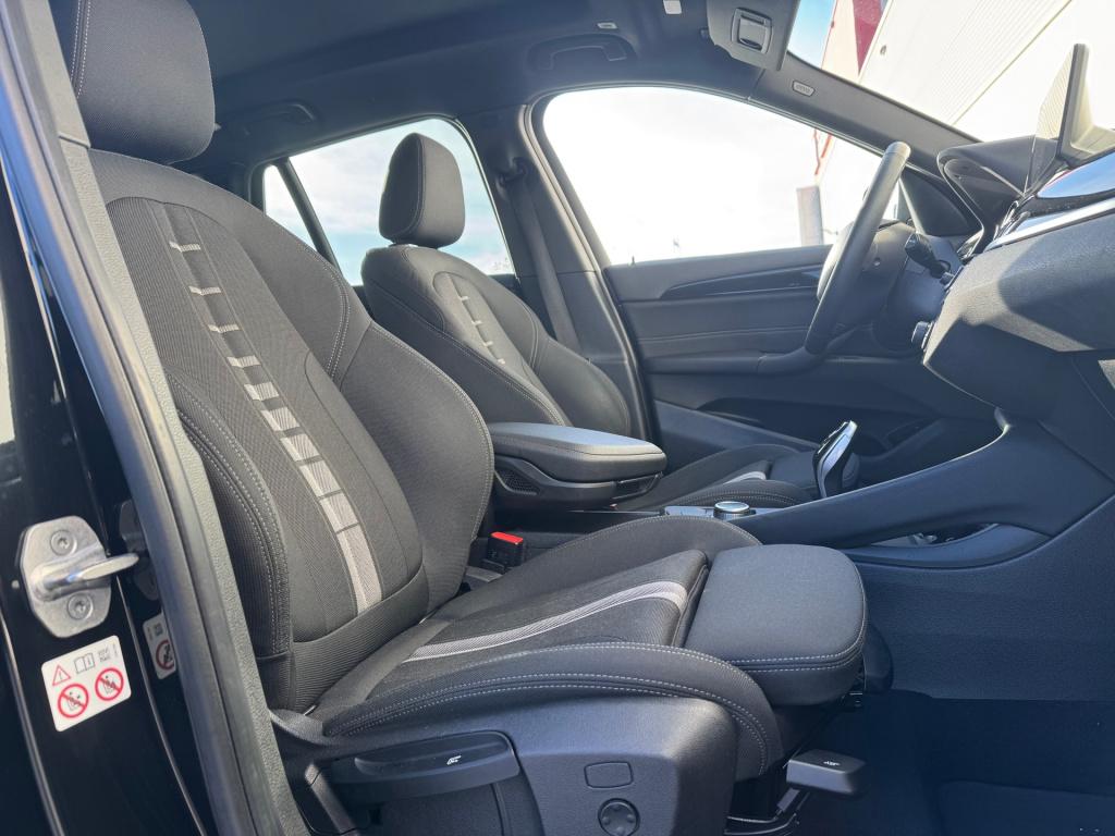 BMW X1 sdrive18i executive * panoramadak * head-up display * stoelverwarmin