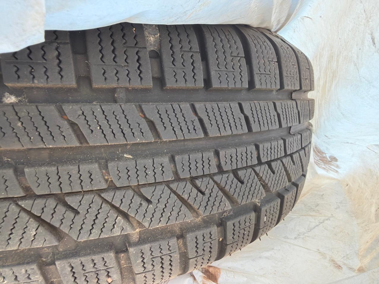 2x continental 195/65/r15 + 4x Bridgestone blizzard 215/65/r16 winter