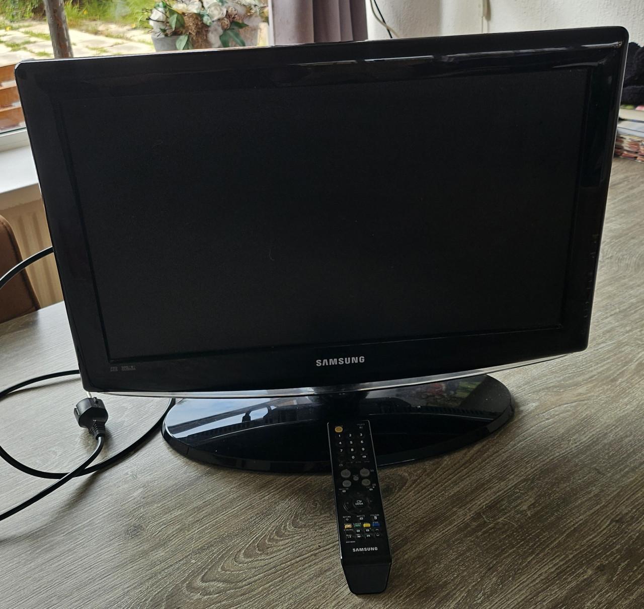 23 inch Samsung TV LE23R81B
