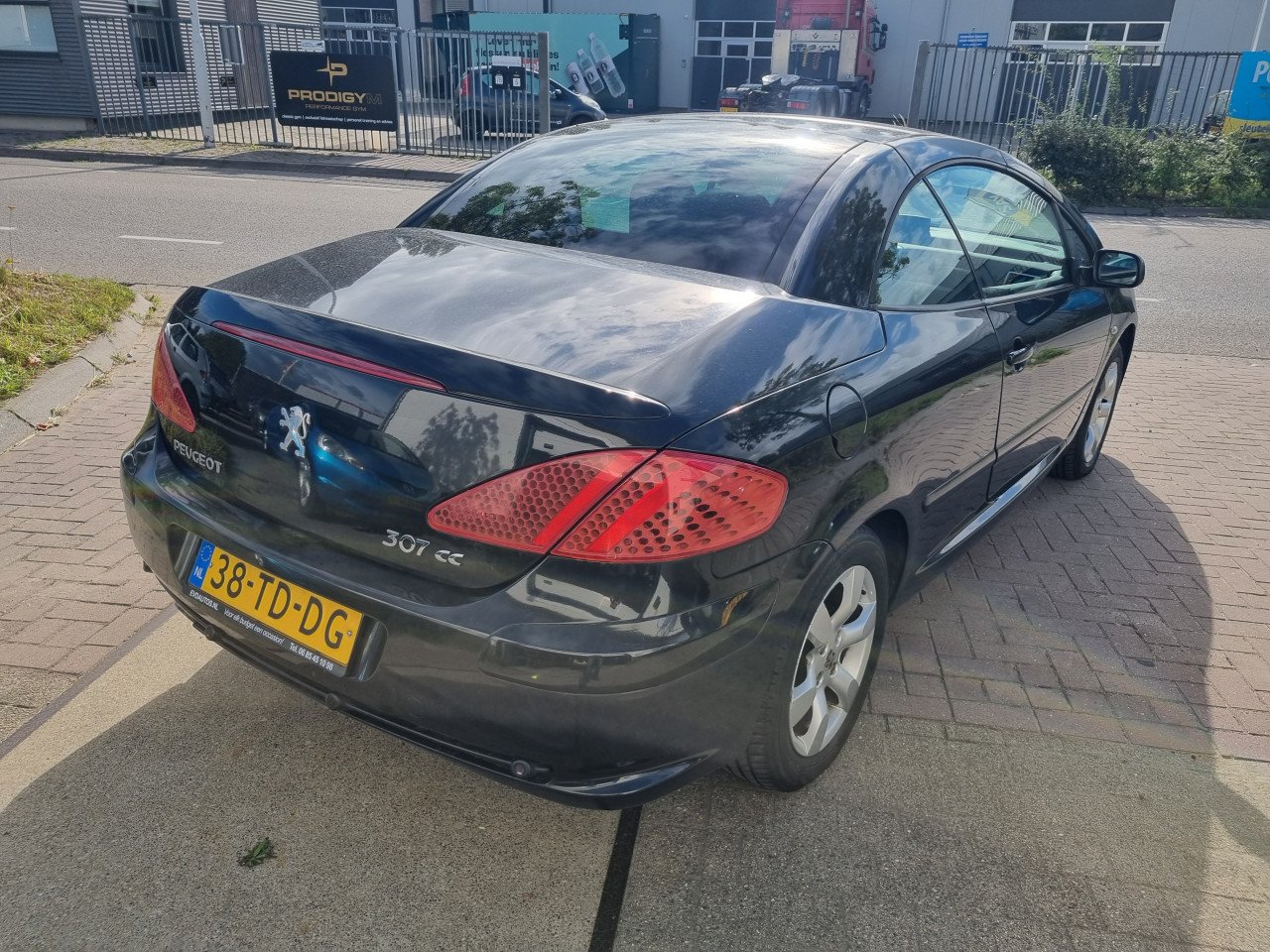 Peugeot 307 CC 2.0-16V Oxygo | Luxe uitvoering!