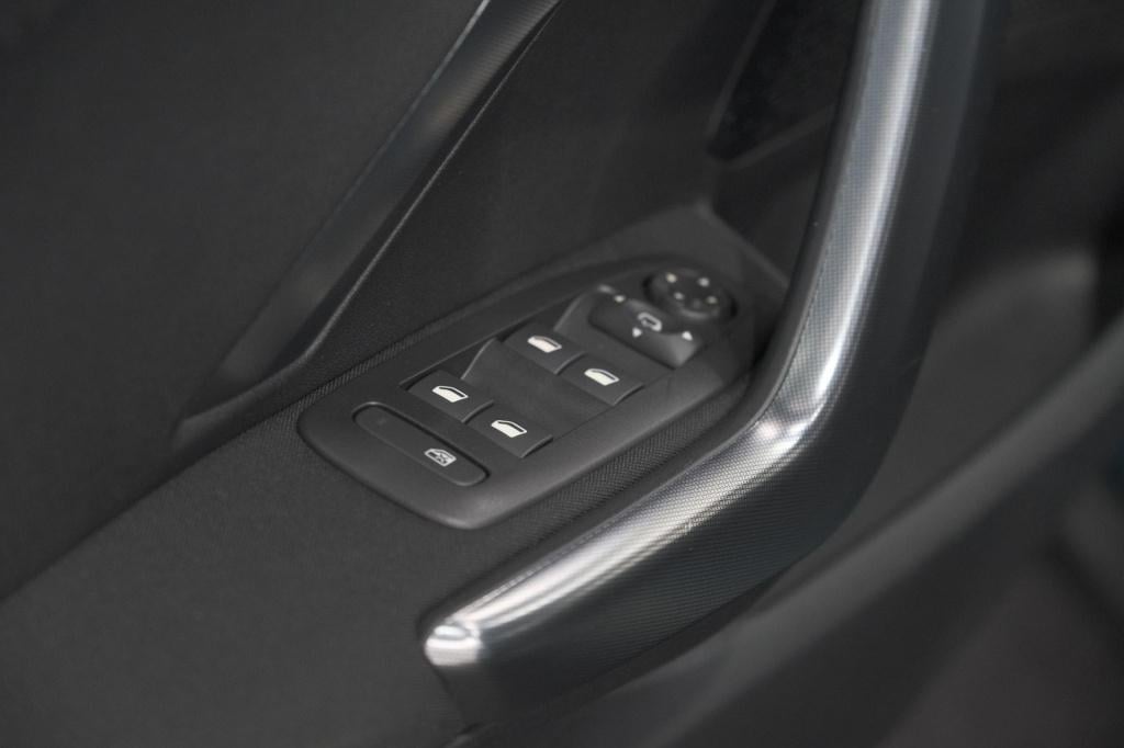 Peugeot 2008 puretech 110 allure | unieke kleur! | trekhaak | camera | appl