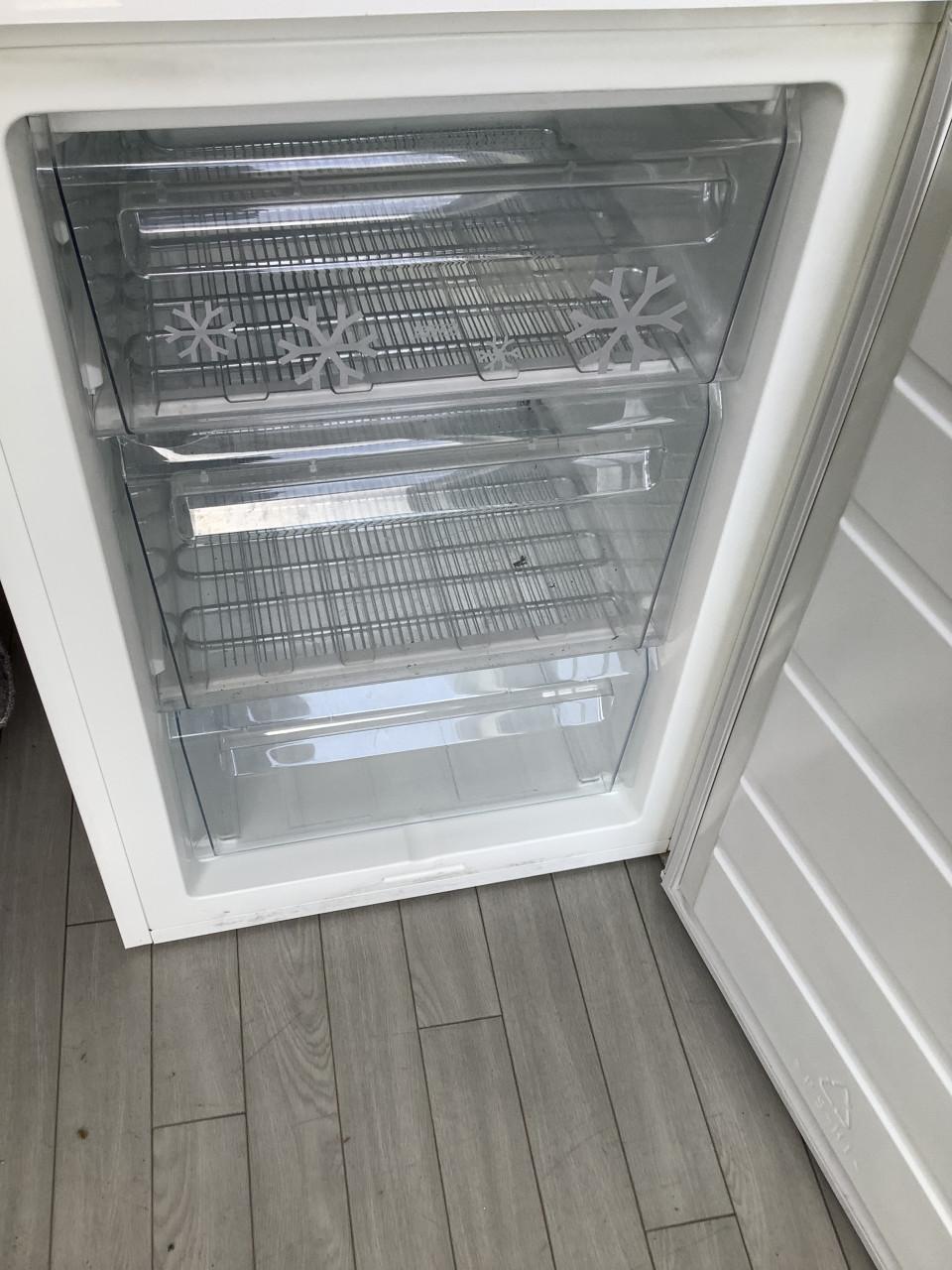 Diepvries Zanussi TT110F, in goede en ette staat.