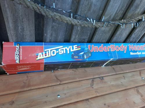 Te koop neon verlichting voor onder de auto