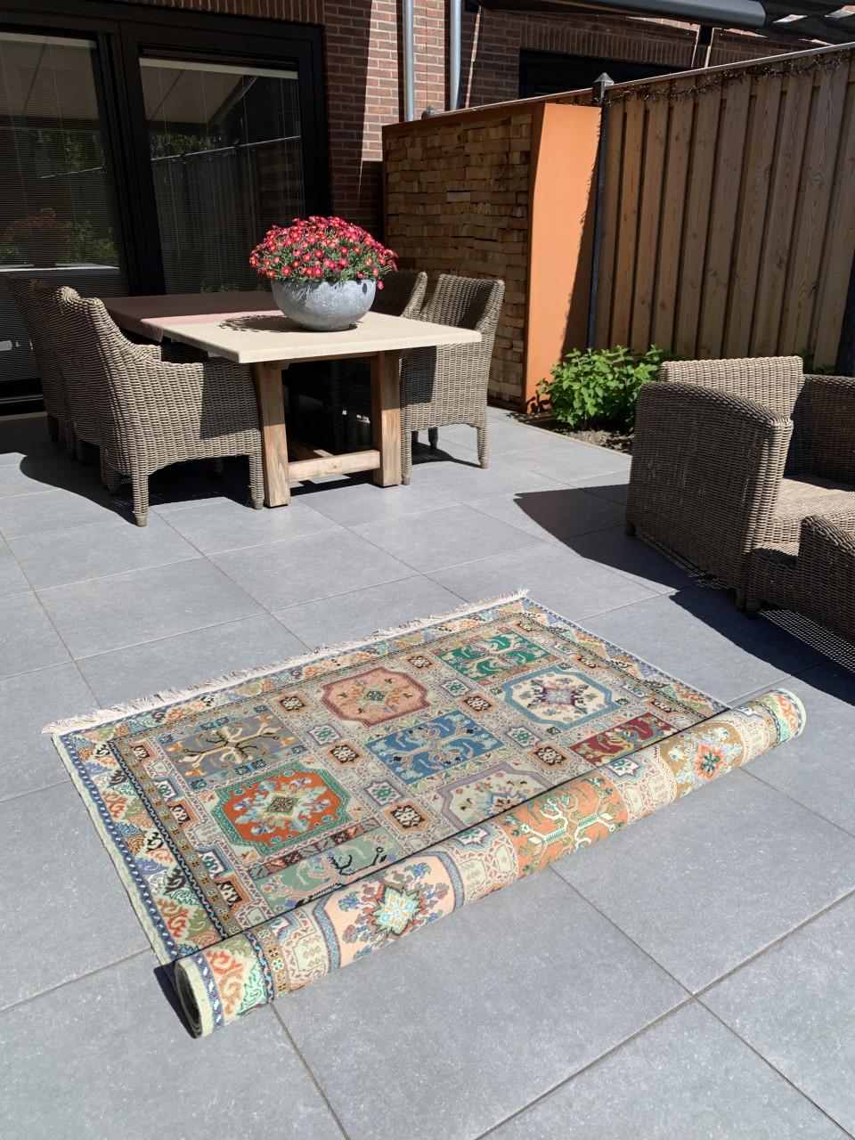 💐Onwijs Leuk Kleurrijk Handgeknoopt Vintage Vloerkleed uit Marokko💐