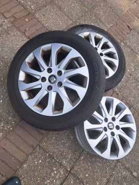 Seat lichtmetalen velgen 3x t.e.a.b.