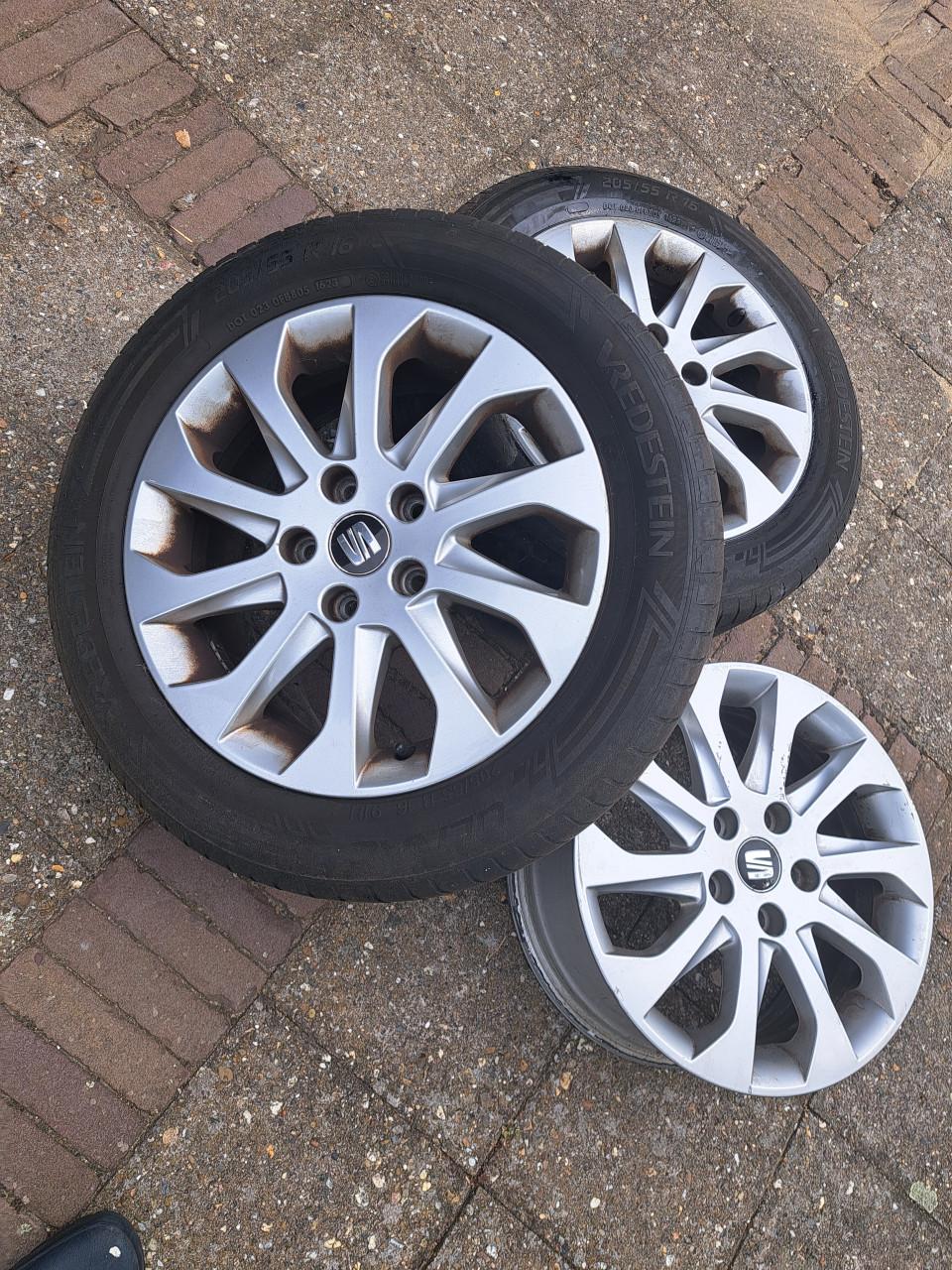 Seat lichtmetalen velgen 3x t.e.a.b.