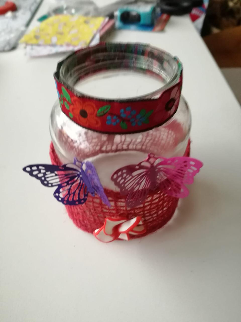 Knutselen met allerlei materiaal, maandelijkseWorkshops voor jong en oud,