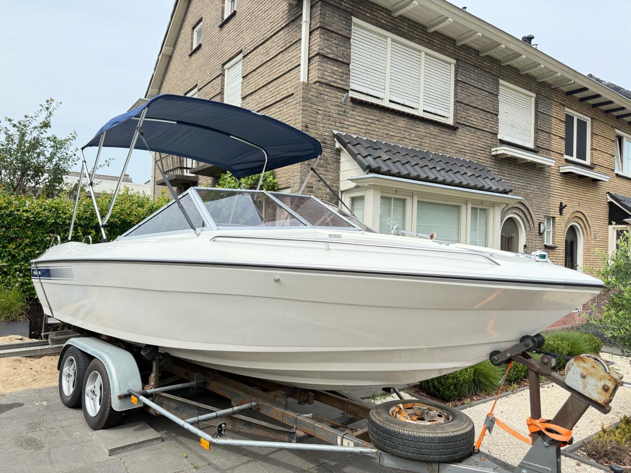 Reinell Speedboot (235PK inboard)