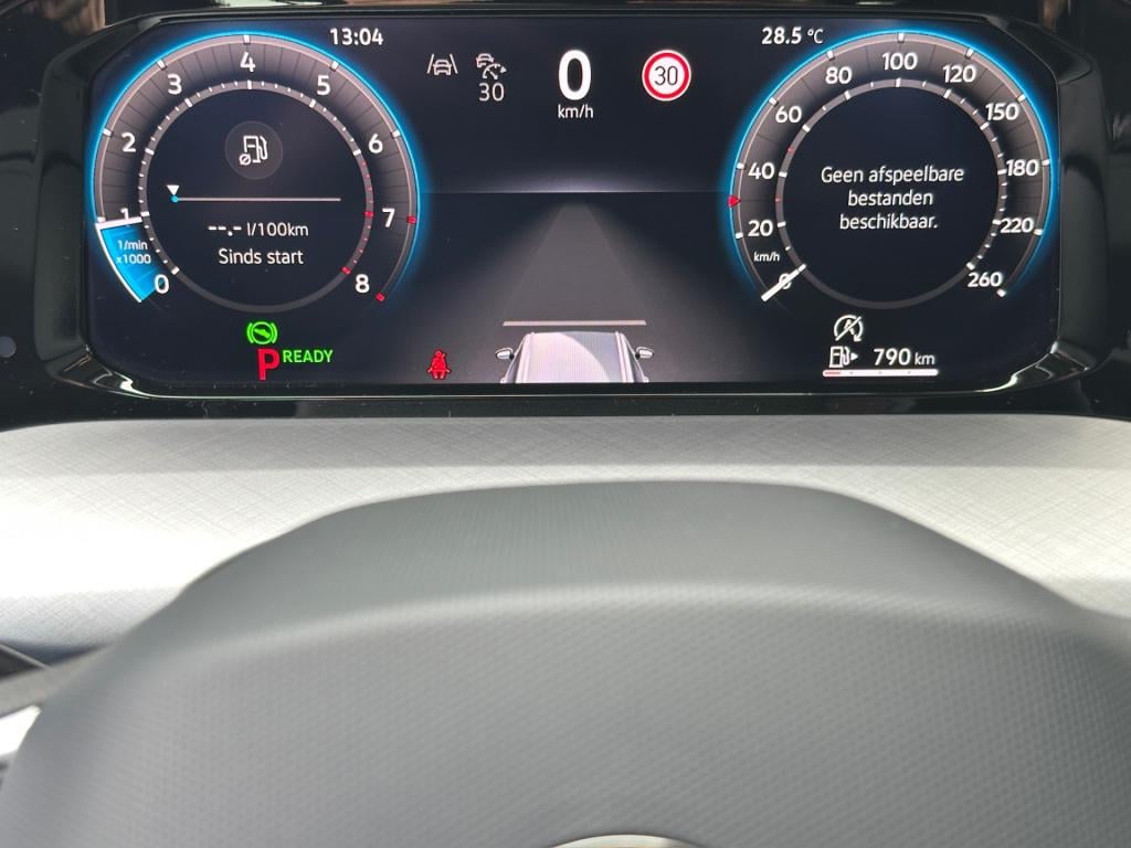 Volkswagen Golf variant 1.5 etsi dsg life | trekhaak | navi | adap. cruise 