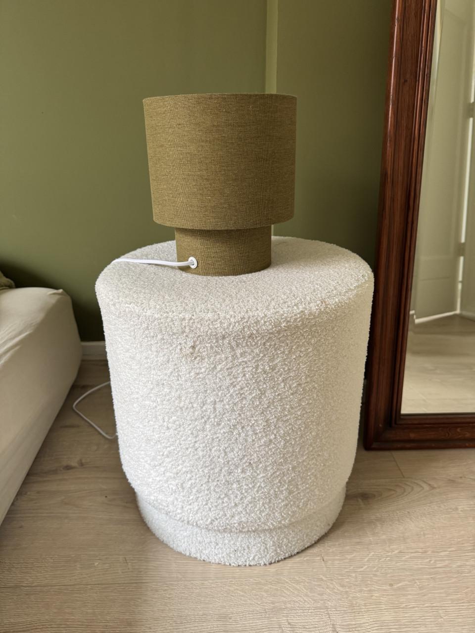 Leuke zachte witte teddy poef