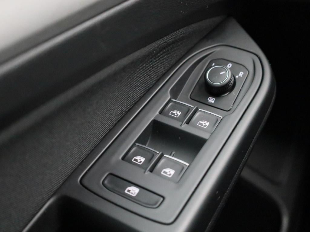 Volkswagen Golf 1.5 tsi life | navigatie | apple carplay / android auto | c