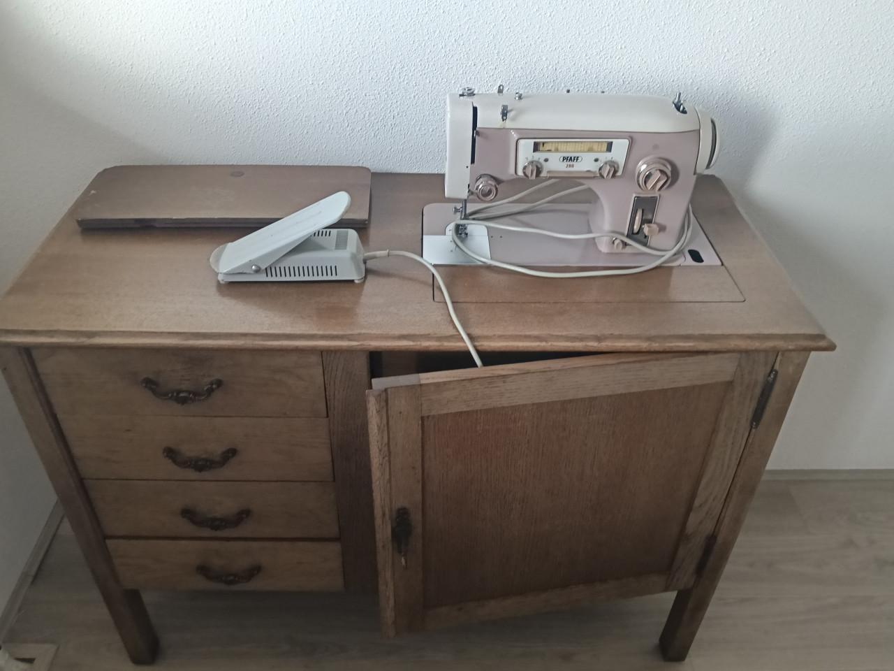 Vintage naaimachinetafel Pfaff