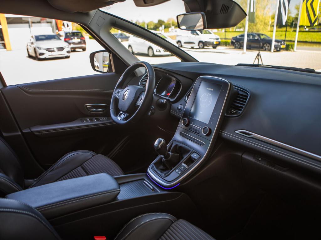 Renault Scenic 1.3 tce 140pk intens | trekhaak | navigatie | park. sensoren