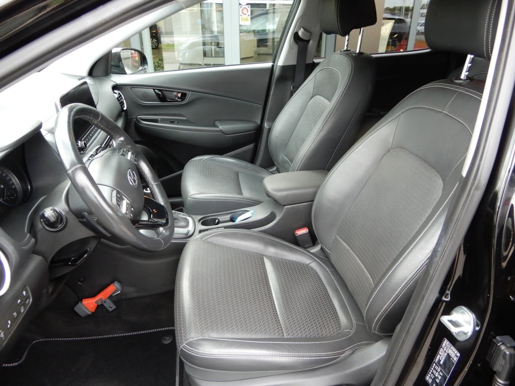 Hyundai Kona 1.6 gdi hev premium | 1e eig. | nl auto | trekhaak