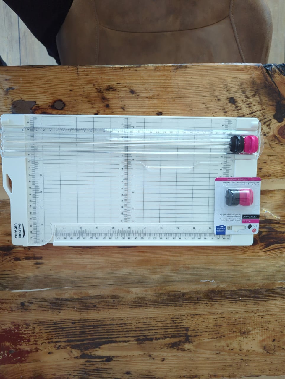 Papiersnijder met rilfunctie