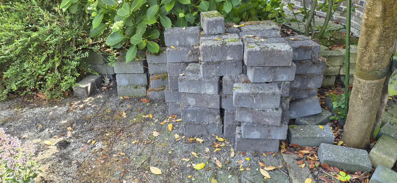 Gratis stenen (betonklinkers ?)
