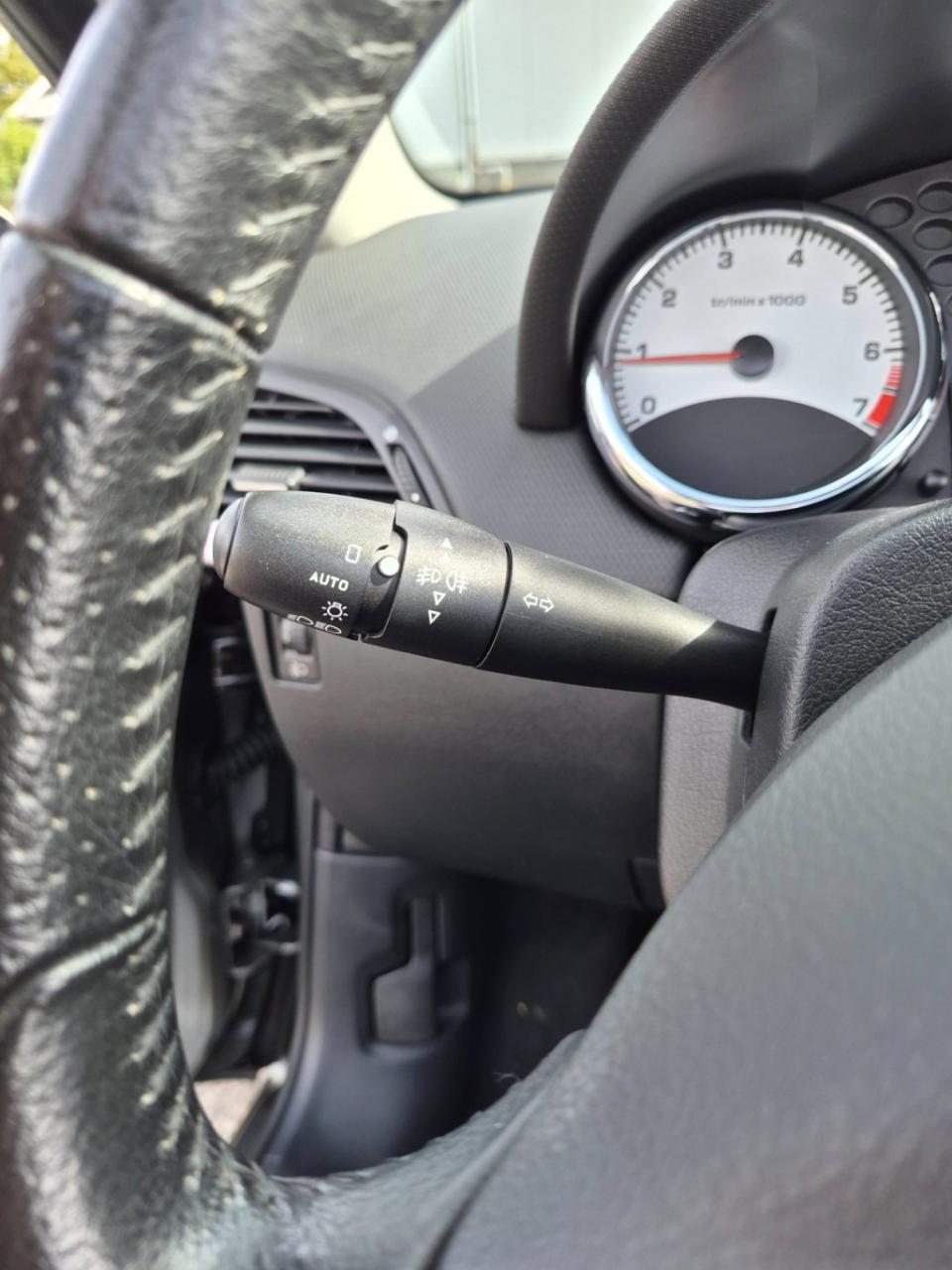 Peugeot 207 cc 1.6 vti première