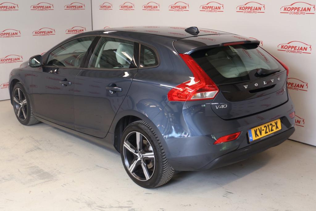 Volvo V40 1.5 t2 nordic+ nl auto, winterpakket, camera, parkeerassist, blis