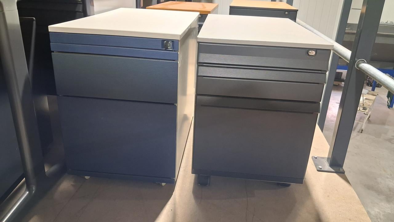 Metalen ladekast, ladeblok