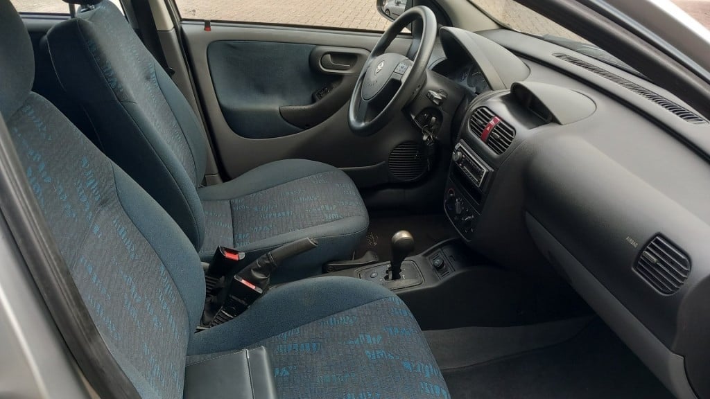 Opel Corsa 1.2 16v comfort easytronic