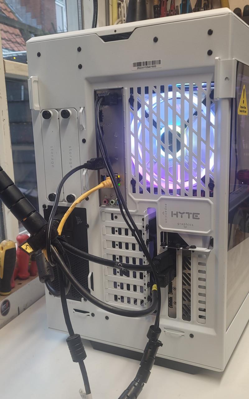 Refurbished gamePC/I5-12440/RTX 4070 Ti White Build/32GB RAM/RGB