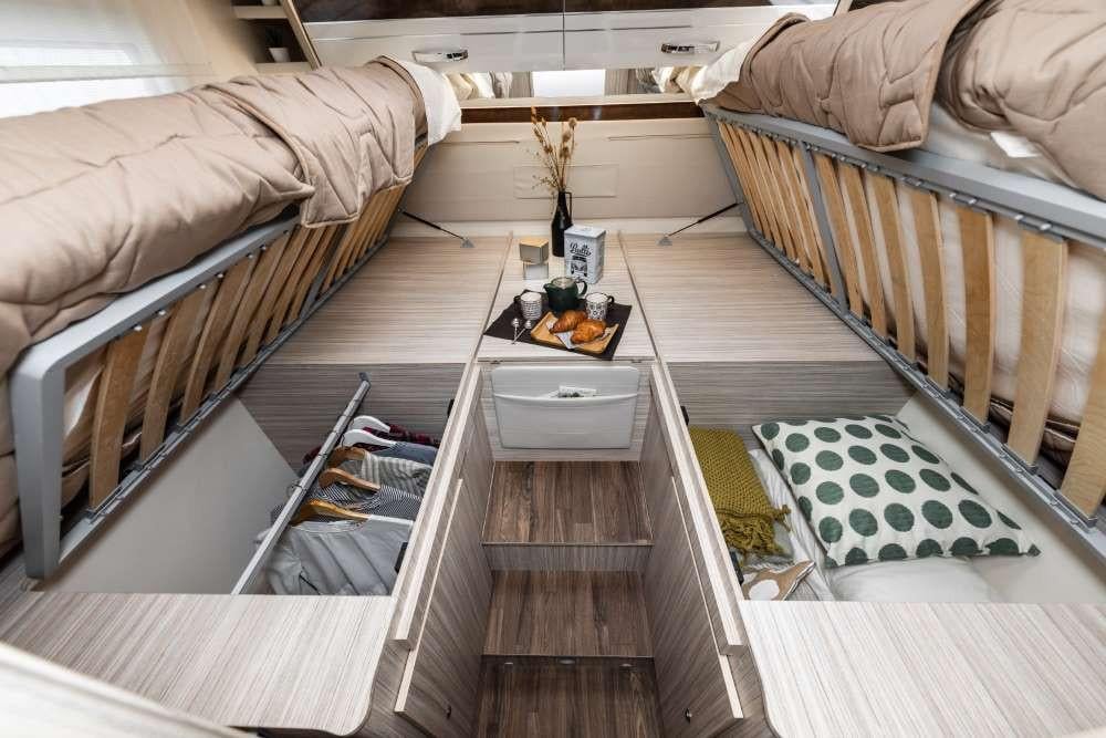 Elnagh T-Loft 529 - Luxe camper met Lengtebedden - 6,99 m - 2023