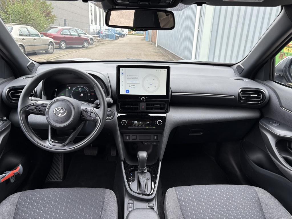Toyota Yaris Cross 1.5 hybrid 115 first edition | bsm | pdc | stoelverw. |