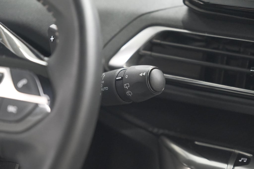 Peugeot 5008 puretech 130 eat8 active pack | 7 zitplaatsen | camera | apple