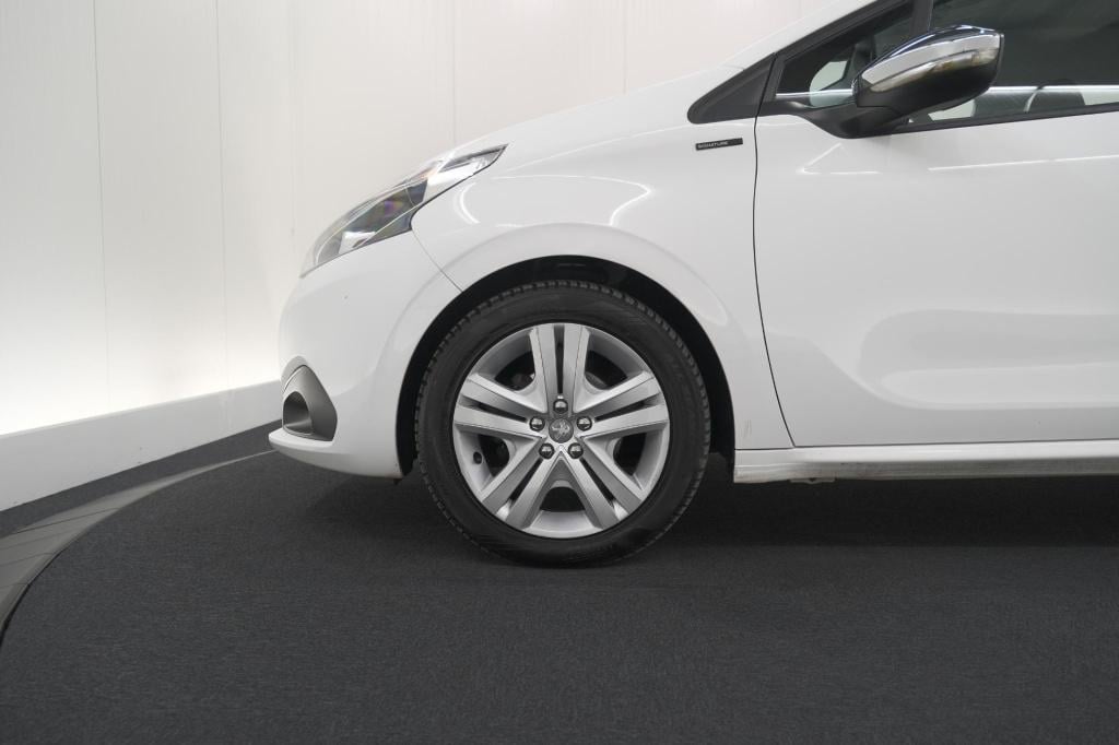 Peugeot 208 puretech 82 signature | parkeersensoren | apple carplay | navig