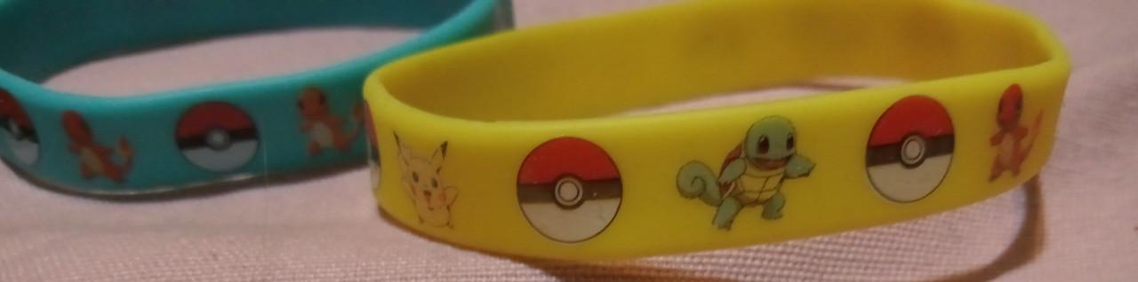 44 Pokemon poppetjes en 4 armbandjes