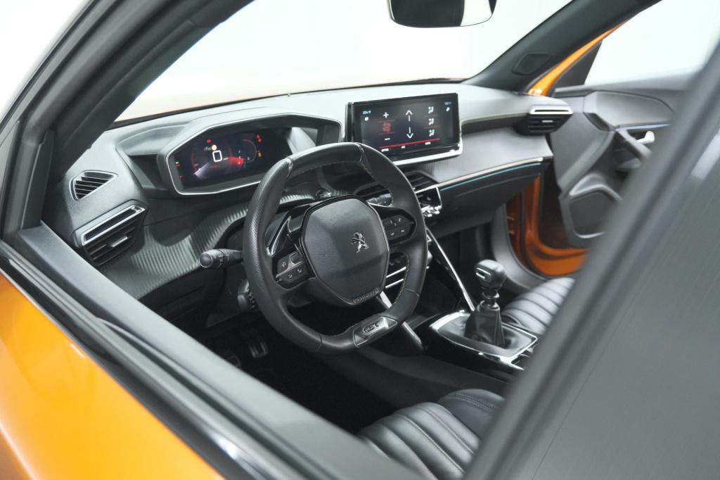Peugeot 2008 puretech 130 gt pack | leer-pakket | camera | dodehoekdetectie