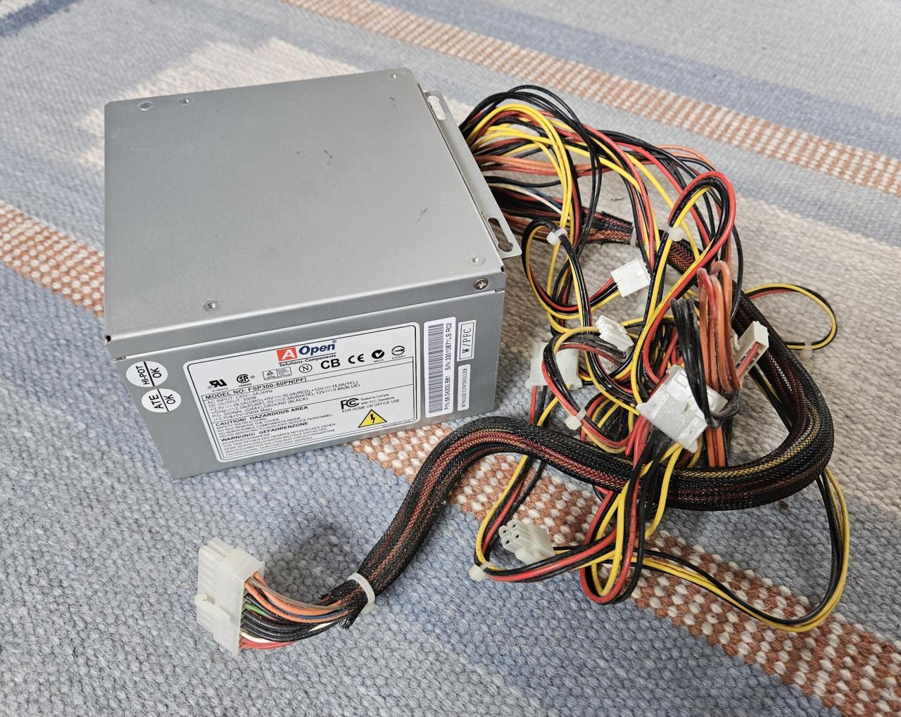 Voeding voor oudere computer, gratis.