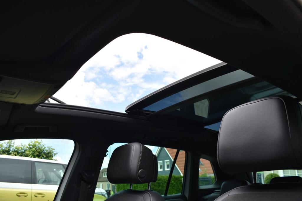 Volkswagen Tiguan 1.5 tsi act r-line | trekhaak | camera | stoelverwarming 