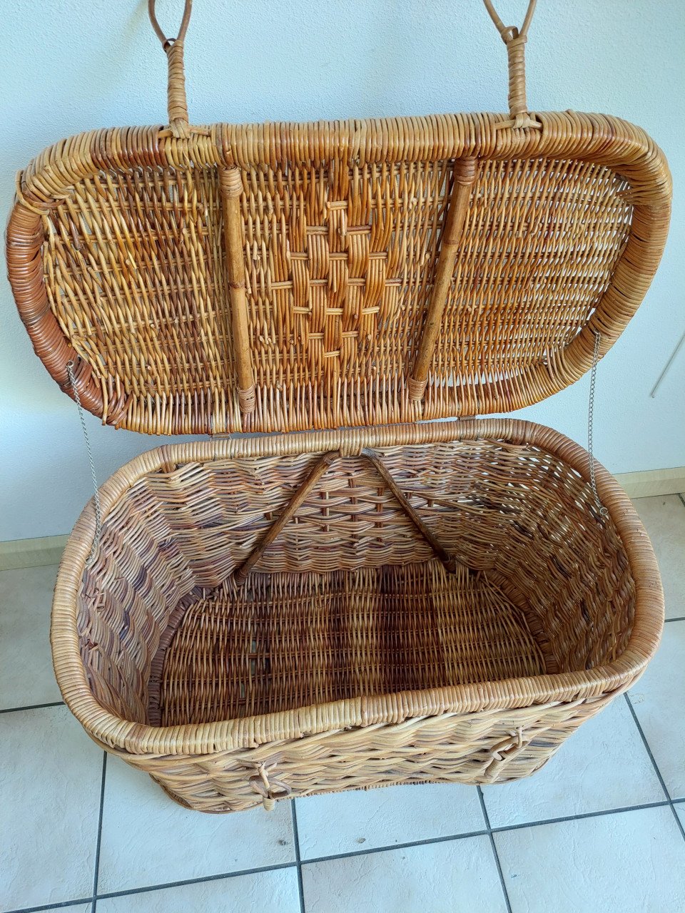 Te koop rieten mand en rieten stoel