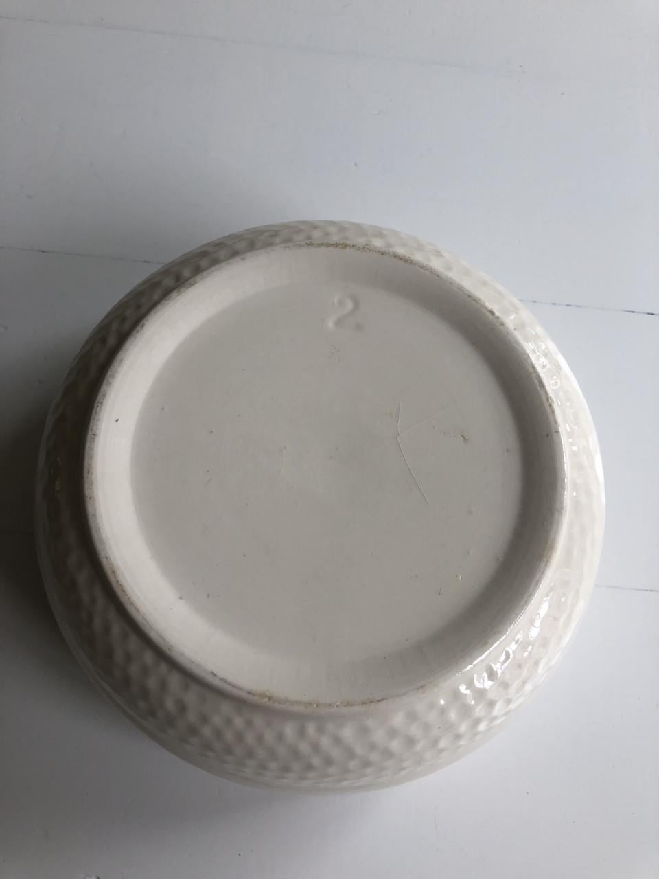 Mooie brocante hoge schaal met bloemendecor