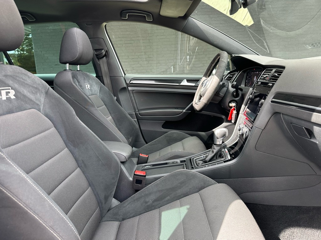 Volkswagen Golf 2.0 tsi 4motion r // dealeronderhouden // pano //