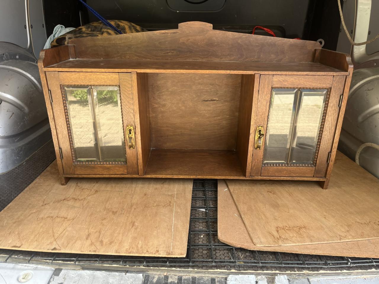 Wandboekenkastje Antiek Facet geslepen glas