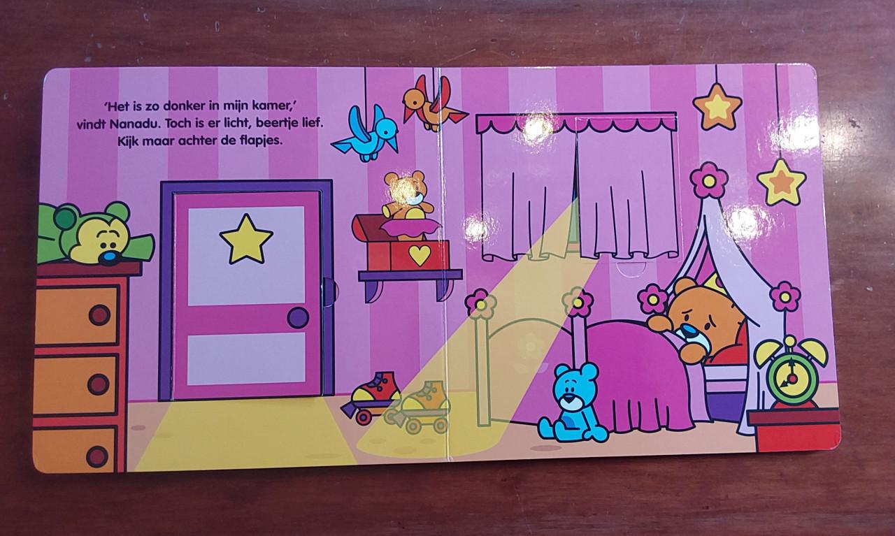 Leesboekje met flapjes. Bumba oogjes dicht van het merk studio100