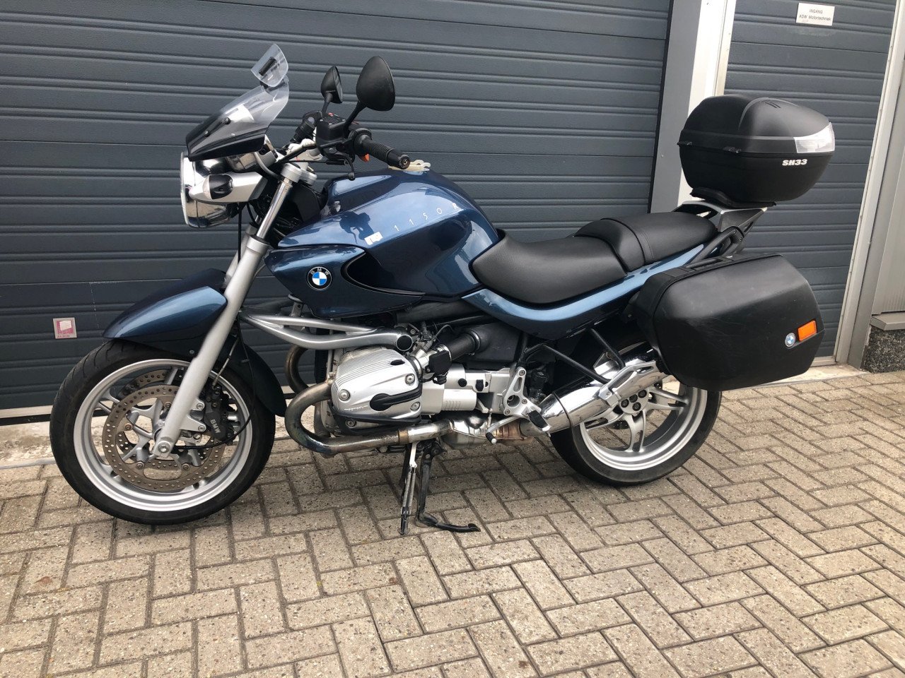 ***VERKOCHT*** BMW R1150R Twinspark uit 2006 met 29dkm, 3 koffers €3250,-