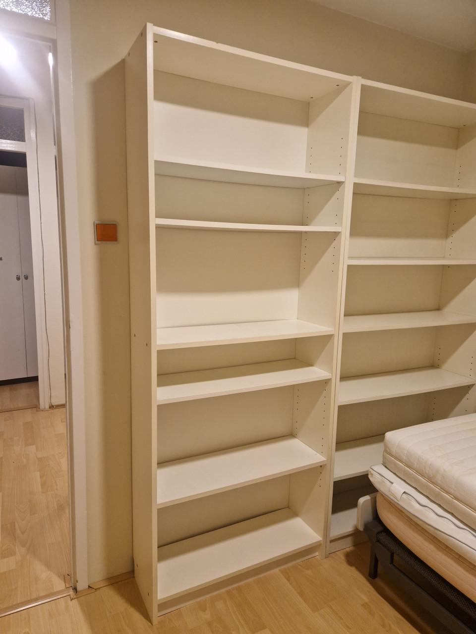 2 ikea boeken kasten