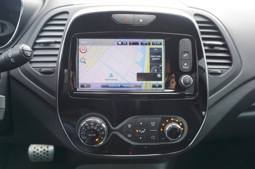 Renault Captur 1.3 tce version s automaat - airco / navi / cruise / camera 