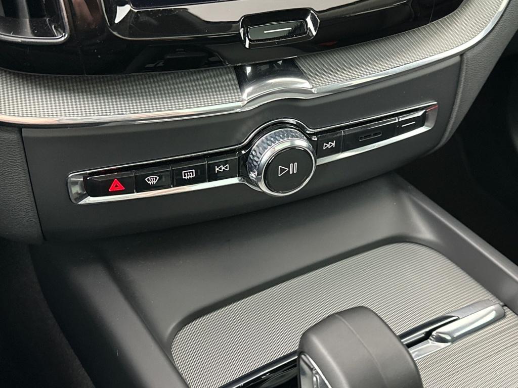 Volvo XC60 t8 455pk recharge dark| luchtvering| adap.cruise| 360camera| awd