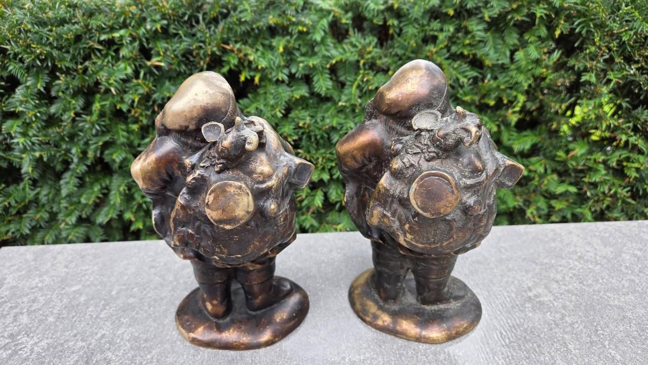 Prachtige set van 2 Vintage Bronzen Kerstman beelden