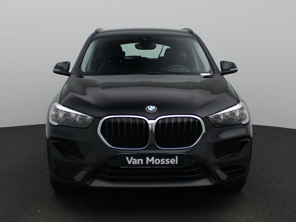 BMW X1 sdrive18i executive | automaat | navigatie | verwarmde stoelen | ele