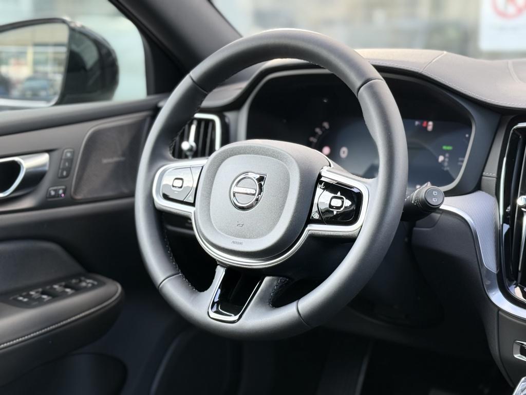 Volvo V60 t6 398pk recharge ultra dark| pano| 360camera| adap.cruise| awd