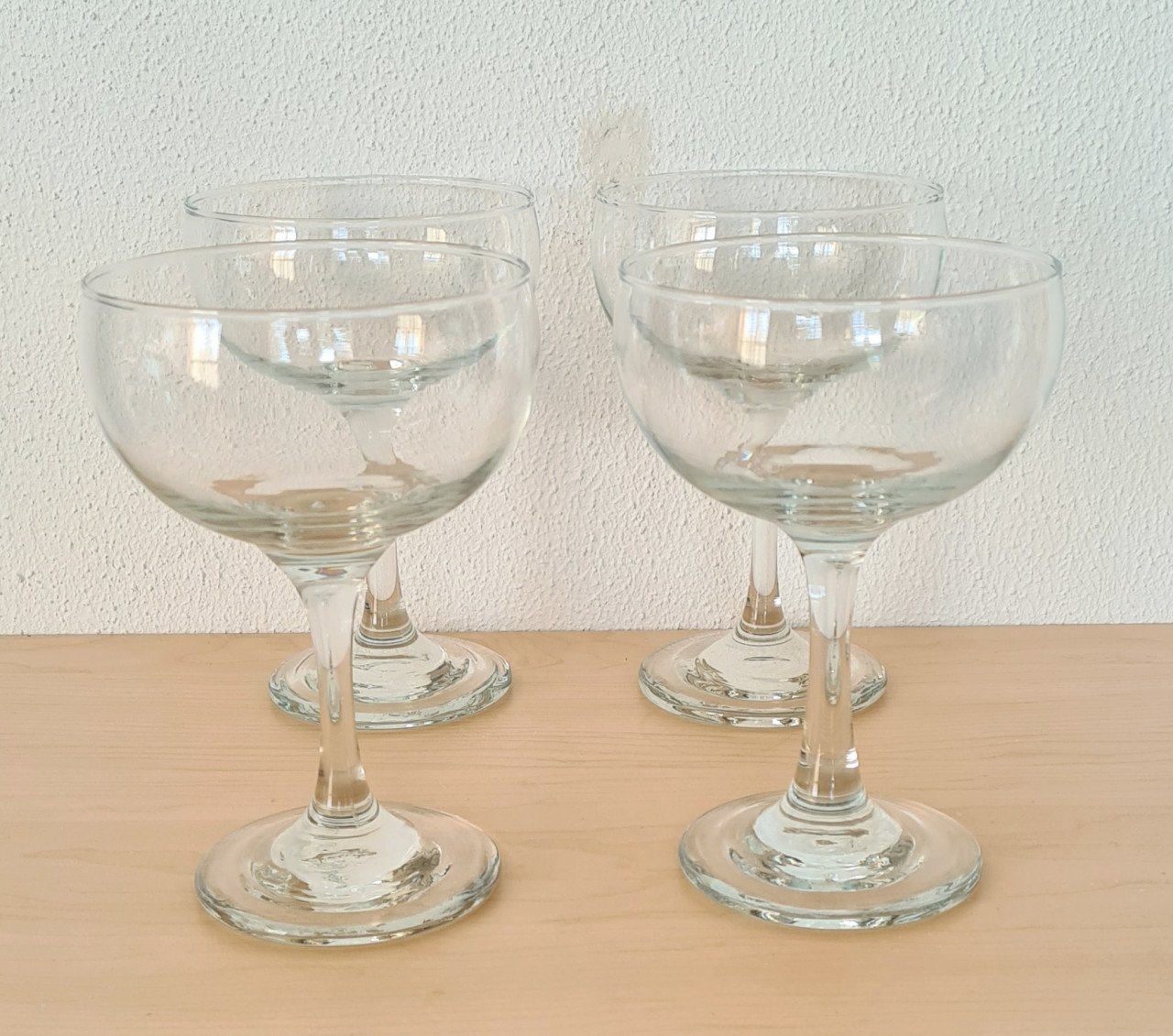 4 glazen coupes voor ijs, voorgerecht, vruchtjes of cocktails
