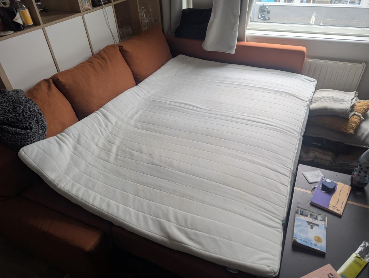 Oranje/bruine Ikea slaapbank